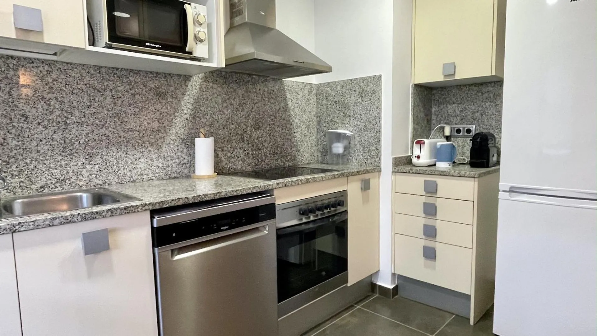 ל'אסטרטיט Darsena A Bx 1 Apartament 0*,  ספרד