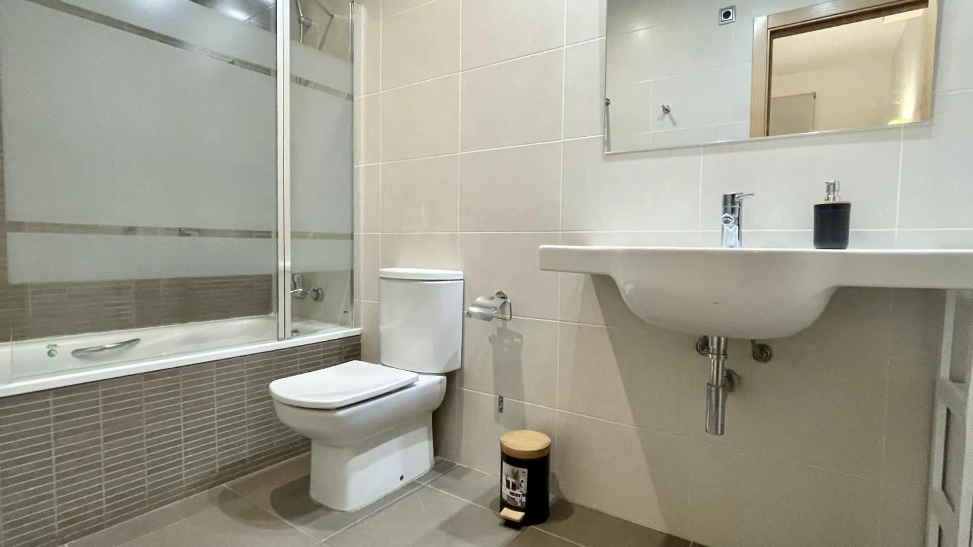 Darsena A Bx 1 Apartament レスタルティット 0*,